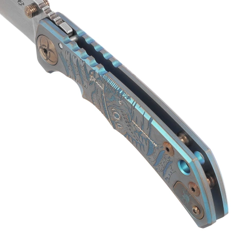 Nóż składany Spartan Blades Harsey Folder Special Edition Plague Doctor Green Titanium, Bronze HW, Satin MagnaCut by William W. Harsey Jr. (SF5DOCTOR)