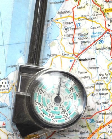 Miernik kartograficzny, Zamykane Wieczko Polimer Black 40 mm - 707700