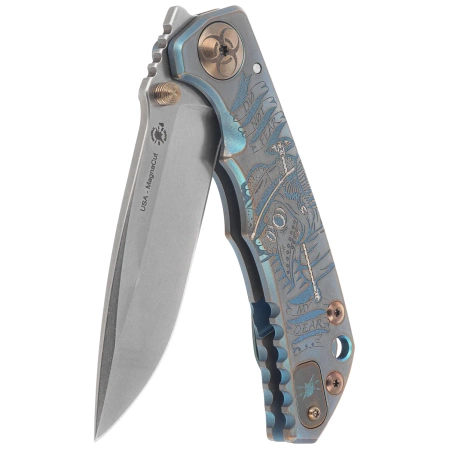 Nóż składany Spartan Blades Harsey Folder Special Edition Plague Doctor Green Titanium, Bronze HW, Satin MagnaCut by William W. Harsey Jr. (SF5DOCTOR)