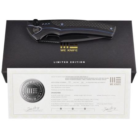 WE Knife Exciton LE No 084/205 Black Titanium / Twill Carbon Fiber, Two-Tone Black CPM 20CV (WE22038A-2)
